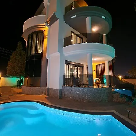 Villa Art 1